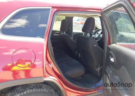 2016 Jeep Cherokee Latitude z USA, uszkodzony, nr VIN 1C4PJMCS2GW228072